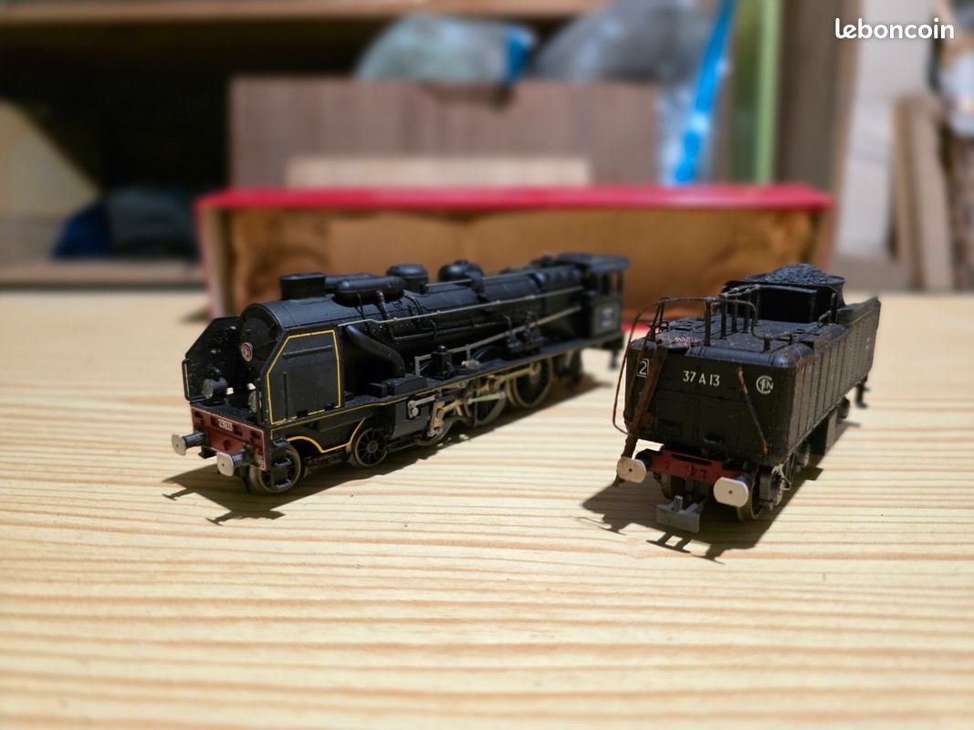 Rivarossi H0 - 1341 - Locomotive à vapeur avec wagon tender