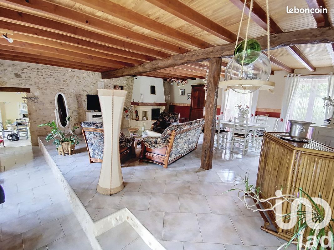 Longère 7 pièces 180 m² - Marthon 16380 (image 3)