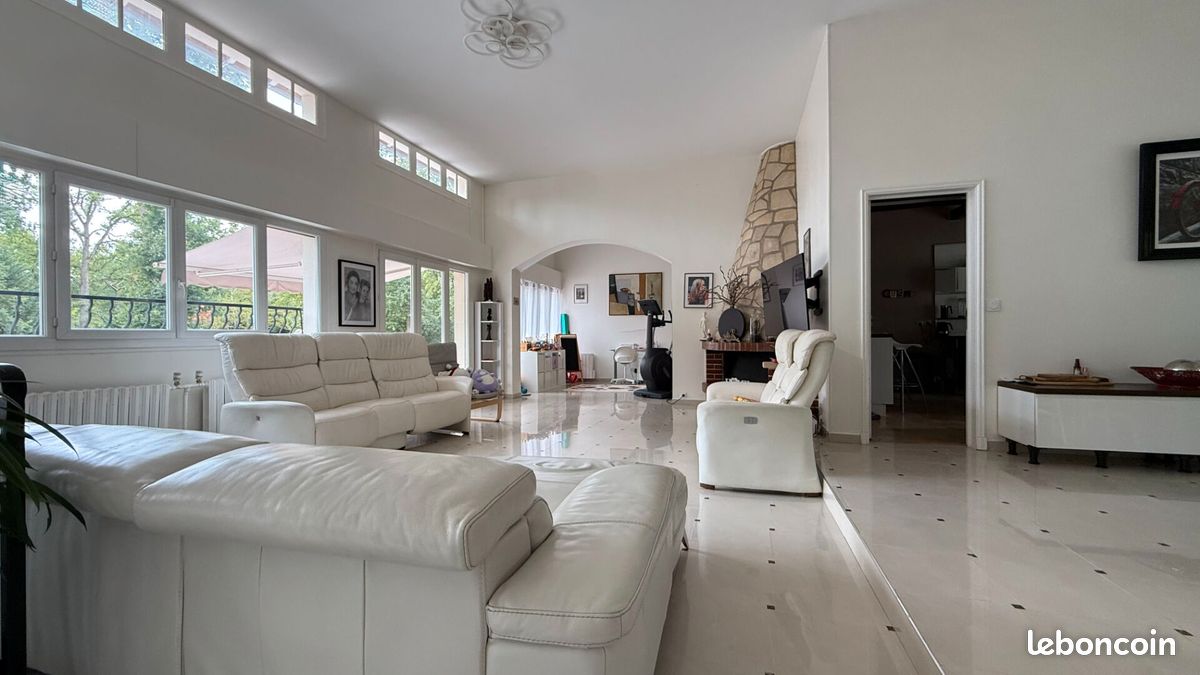Maison 7 pièces 269 m² · à Lamorlaye · 269 m² · 950 000 €