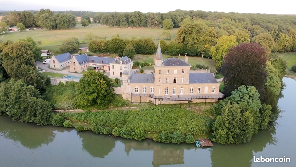 Maison 15 pièces 700 m² · à Rouziers-de-Touraine · 700 m² · 3 400 000 €