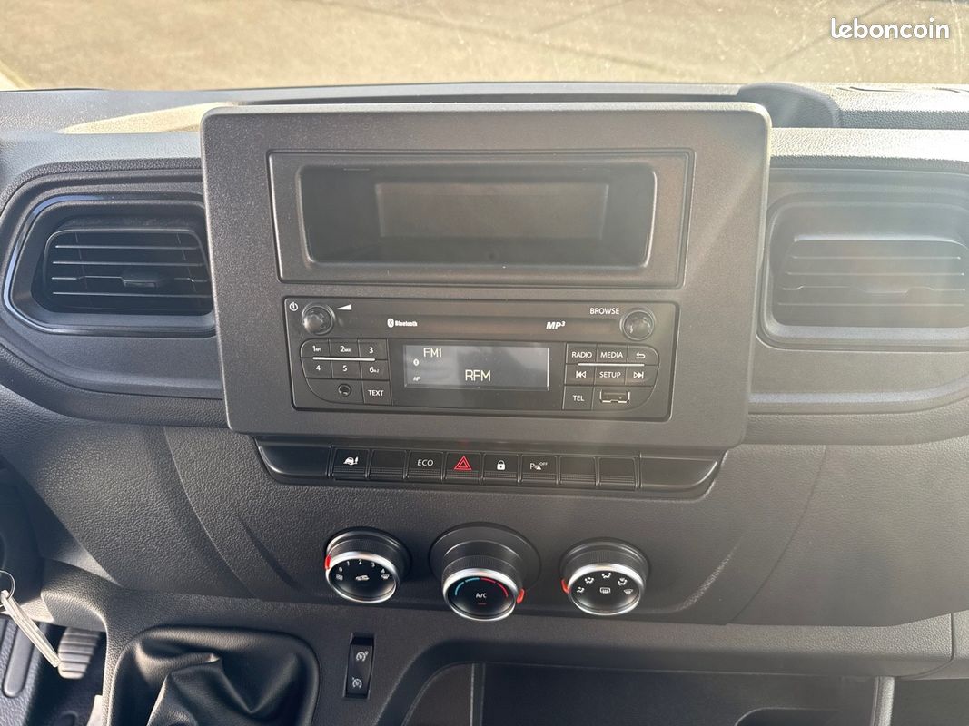 Renault master fgn trac f3500 l2h2 blue dci 135 confort (image 13)