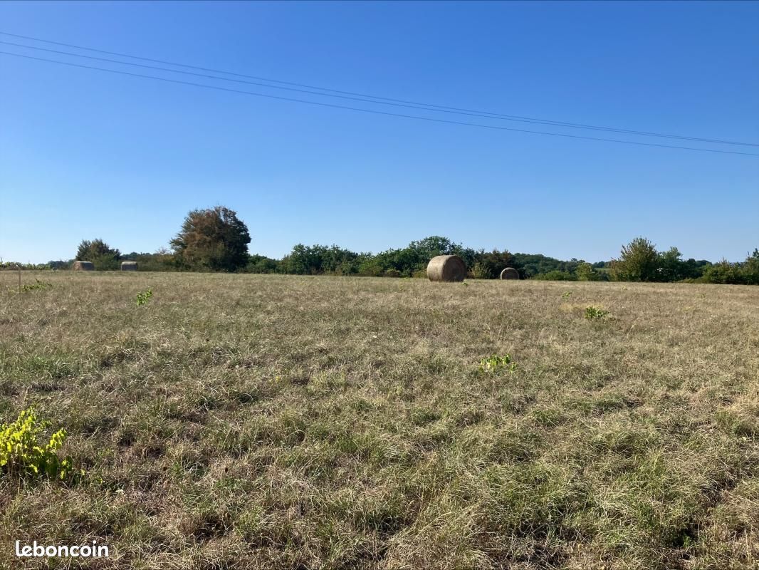 Terrain 1 750 m² Colombier · 50 025 €