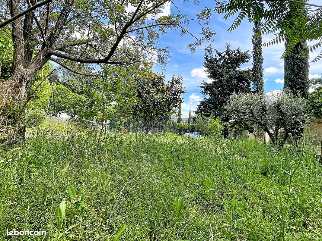 Terrain 279 m² · à Beaumes-de-Venise · 279 m² · 120 000 €