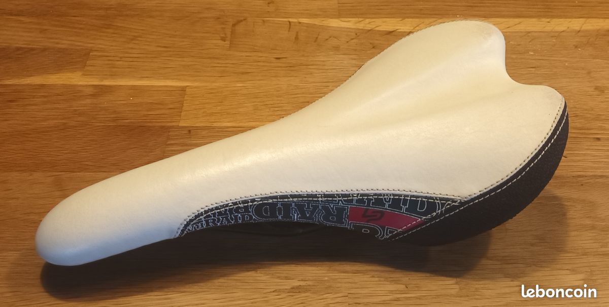 Selle Corratec 2016 NOS – Vélo Route/VTT – Rails Cr-Mo, Gel Multicolore