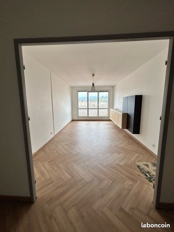Appartement 4 pièces 92 m² · à Saint-Chamond · 92 m² · 900 €/mois