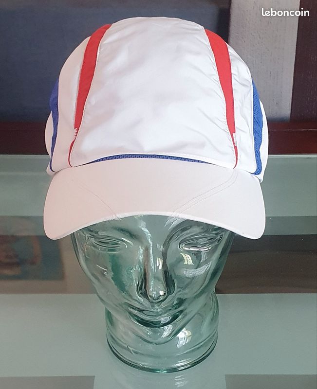 Casquette Running Adidas en Tissu Technique Respirant Bleu Blanc Rouge, Fitted Taille L, Vintage Y2K (image 1)