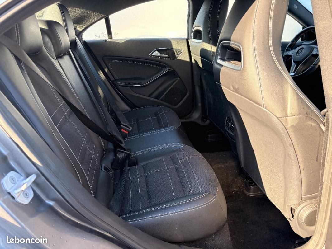 Mercedes Classe CLA 180 Sensation 7-G DCT Automatique (image 8)