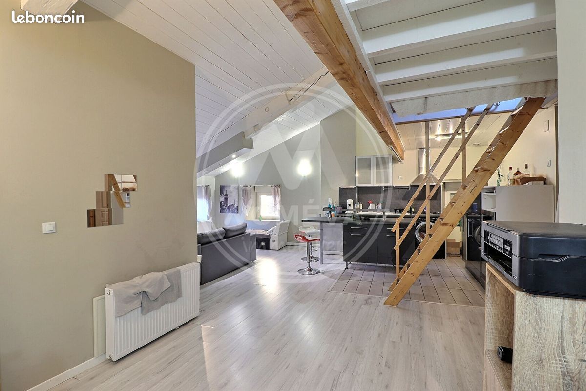 Appartement 3 pièces 62 m² · à Montfaucon-en-Velay · 62 m² · 437 €