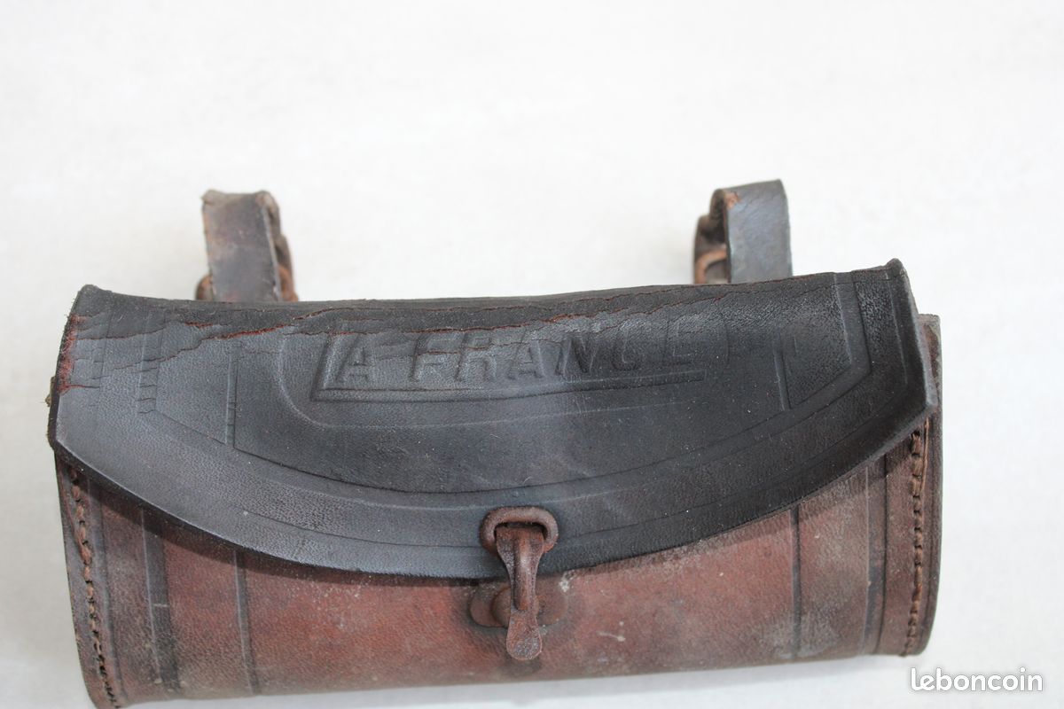 Sacoche a outil vélo ancien en cuir la france Collection