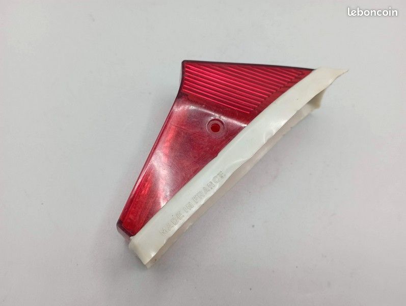 Cabochon pour feu arrière droit 2900 de chez Radex
