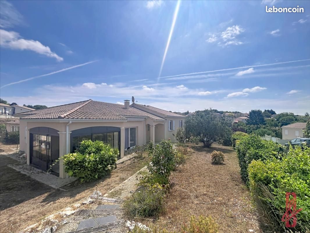 Maison 5 pièces 130 m² · à Soyaux · 130 m² · 1 155 €