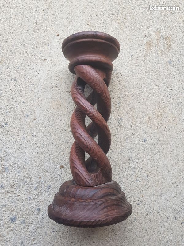 Porte bougie en bois brut torsadé (image 1)