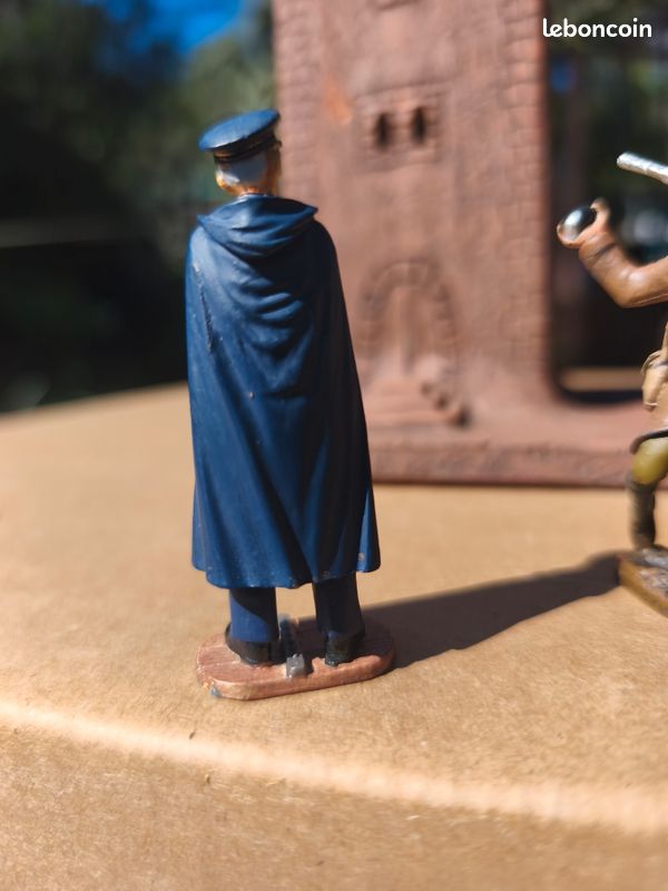 Soldats Hachette en plomb peint