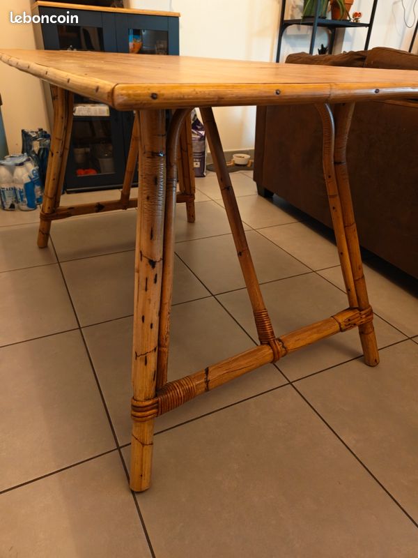 Table à manger en bois et rotin (image 2)