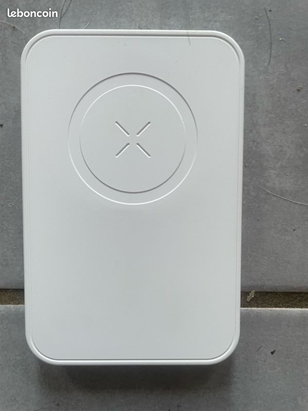 Vend batterie de recharge 5000 mah magnetique (image 1)