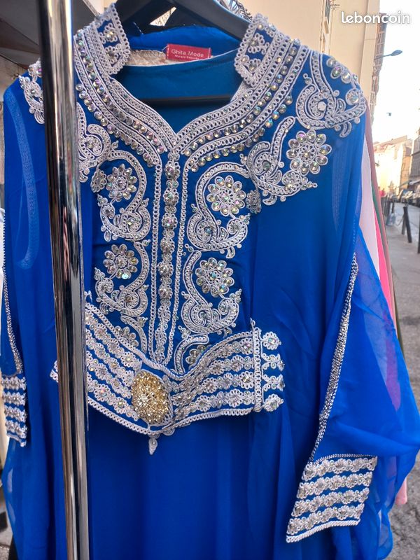 Robe traditionnelle (image 2)