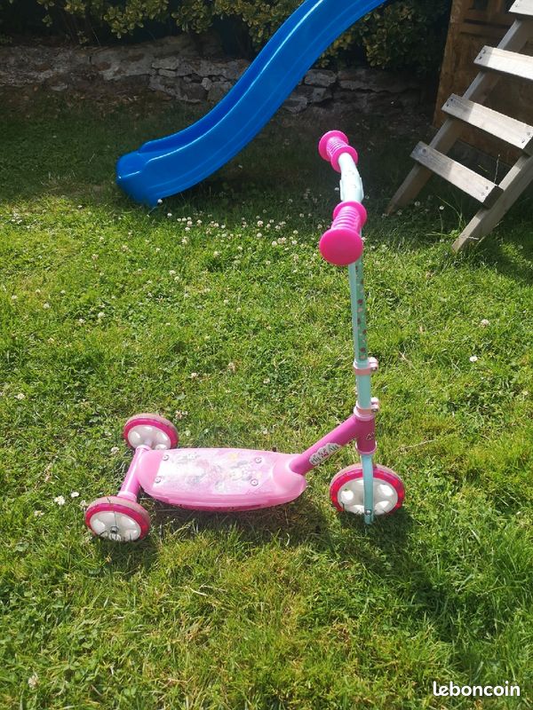 Trotinette Minnie (image 1)