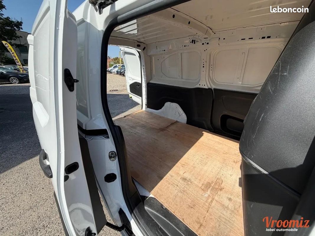 Peugeot Partner Vu FOURGON LONG 950kg Blue-HDI 100 CH Clim GPS 2022 TVA RÉCUPÉRABLE 8490 TTC (image 10)
