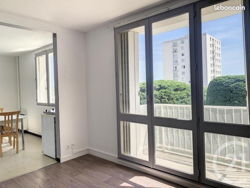 Appartement 1 pièce 35 m² · à Troyes · 35 m² · 383 €