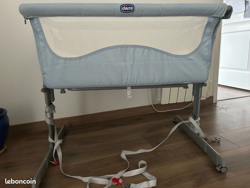 Berceau Cododo bleu avec les draps (image 1)