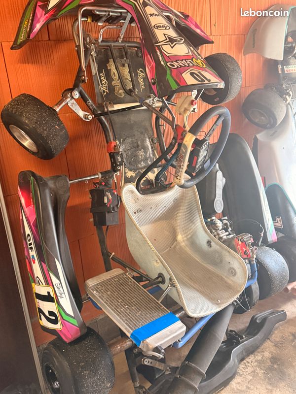 Vends karting et 125 aprilia es (image 3)