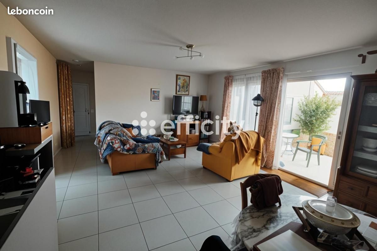 Maison 3 pièces 95 m² · à Surgères · 95 m² · 215 000 €