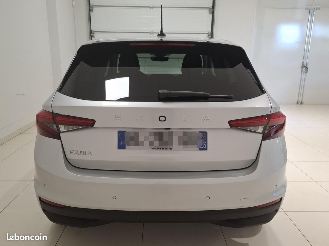 SKODA Fabia 1.0 TSI 116 ch EVO 2 DSG7 Clever Edition (image 7)