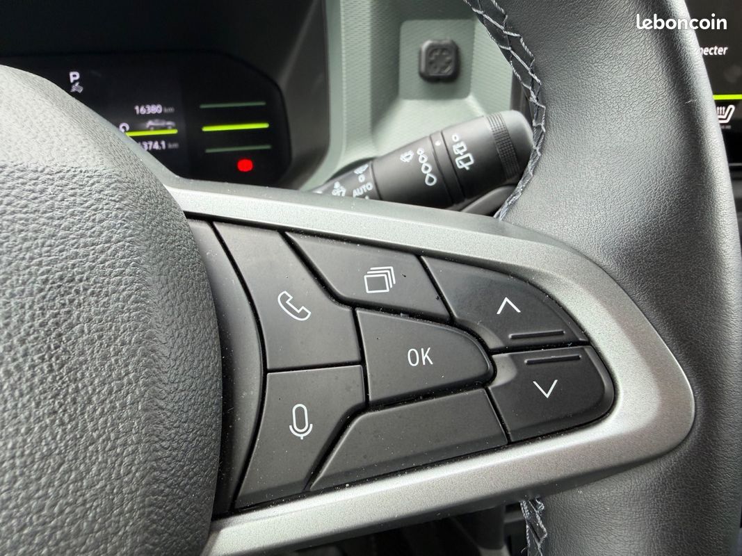 DACIA DUSTER TCe 141cv Hybride 4x2 EDC Extreme - Sièges Volant chauffants / CarPlay / Caméra 360 - (image 31)