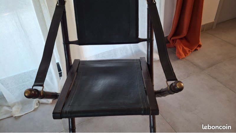 Chaise en cuir et bois coloniale (image 2)