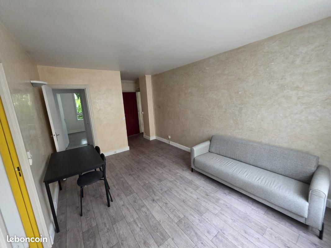 Appartement 2 pièces 39 m² · à Massy · 39 m² · 990 €