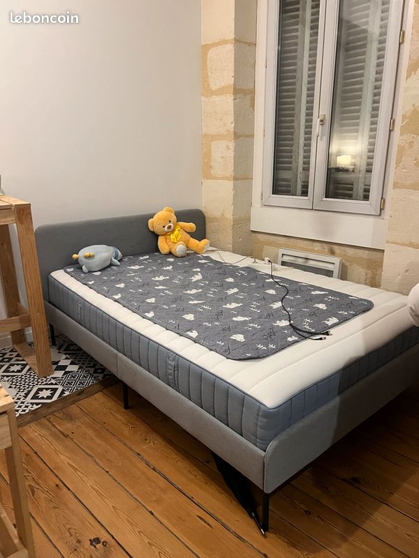 Vente d'un nouveau lit IKEA 140x200 (Cadre de lit inclus) (image 3)