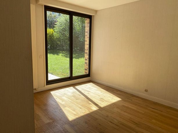 Maison a louer  - 7 pièce(s) - 231 m2 - Surfyn