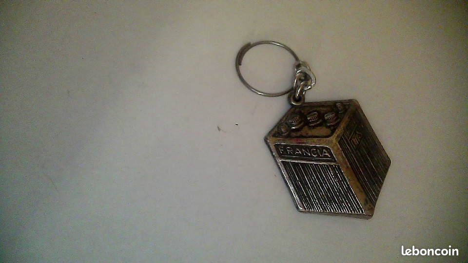 Porte clè en métal batterie pour automobile. Francia (image 1)