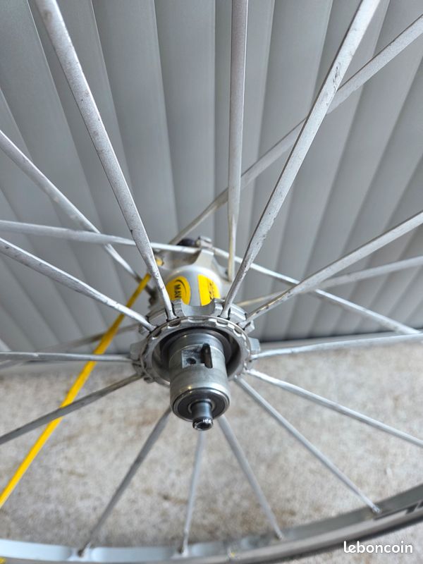 Roues vélo carbone Mavic Cosmic SLR 45 C23