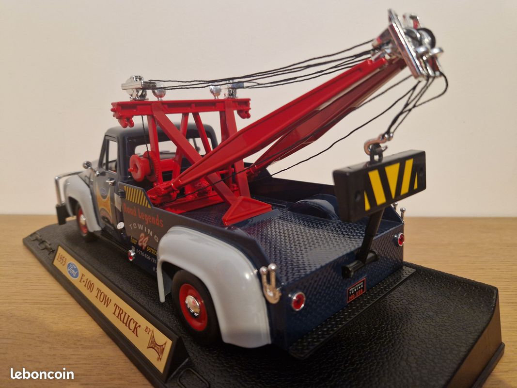 1/18 FORD F-100 WRECKER  DÉPANNEUSE  - 1953