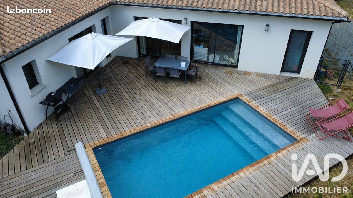 Maison 6 pièces 128 m² · à Carignan-de-Bordeaux · 128 m² · 599 000 €