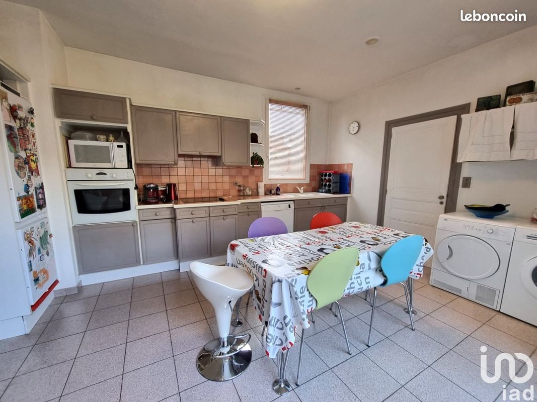 Maison de ville 8 pièces 251 m² - Jarnac 16200 (image principale 5)