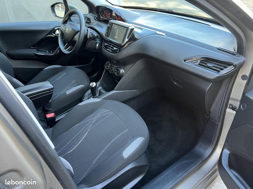 PEUGEOT 208 1.2 e-VTi 82 ch Active ETG5 5p (image 10)