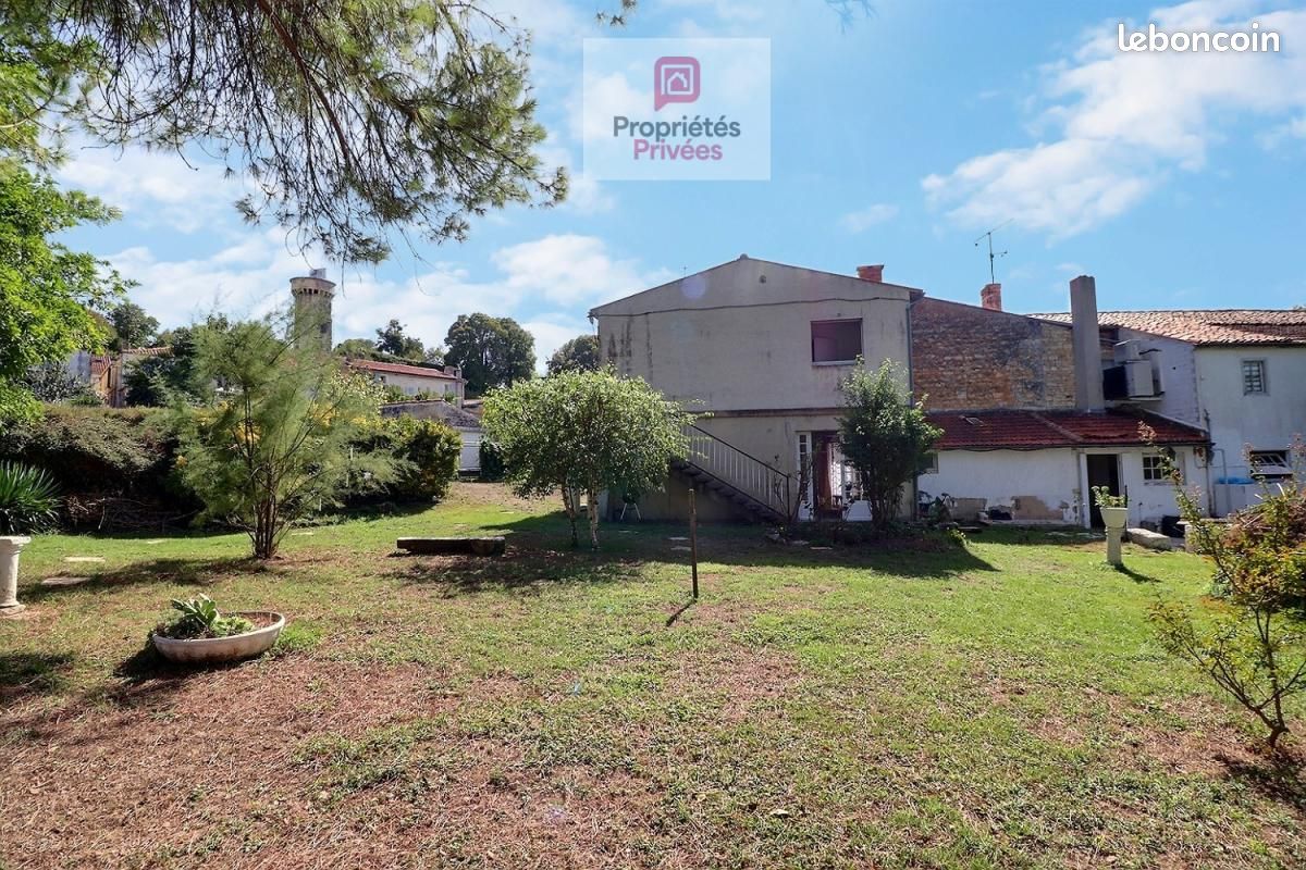 Maison 8 pièces 204 m² · à Taillebourg · 204 m² · 117 190 €