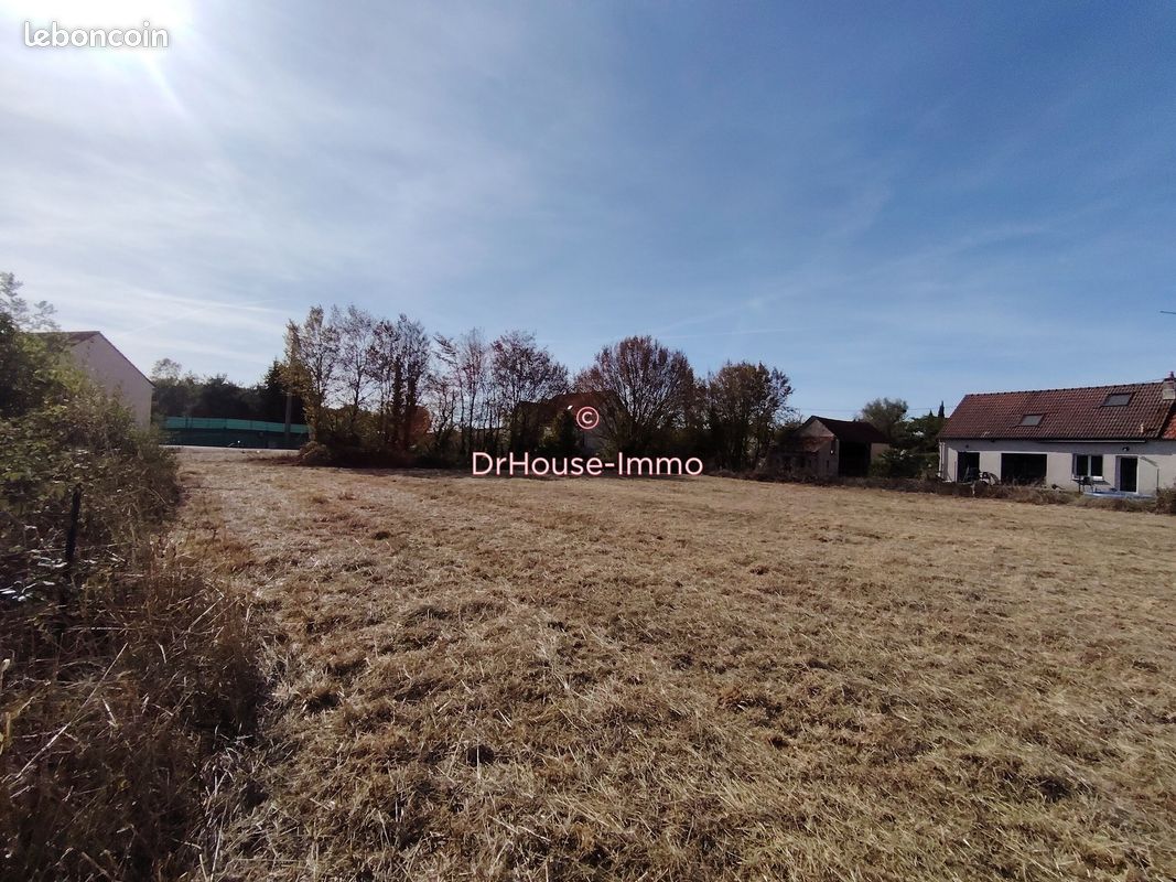 Terrain 866 m² · à Saint-Maurice-sur-Fessard · 866 m² · 34 000 €