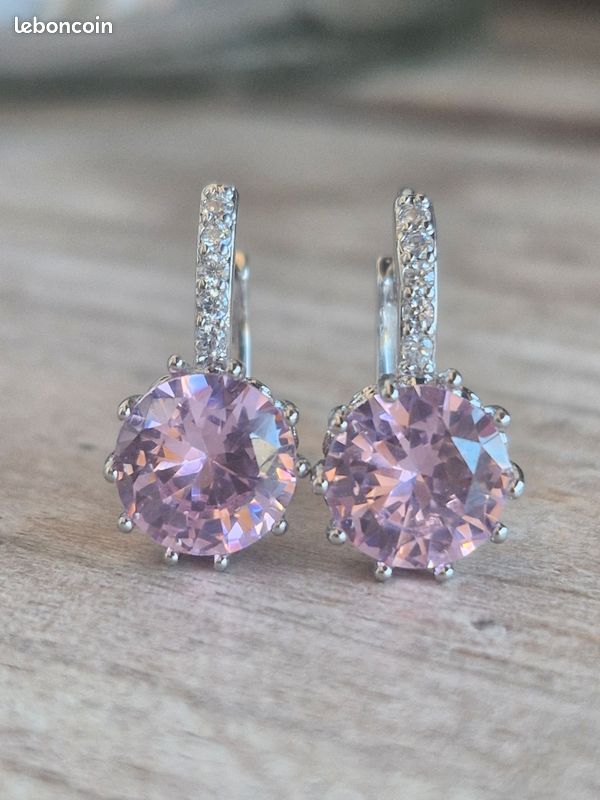 Boucles d'oreilles cristal rose, cristal rose, Dormeuses, dormeuses cristal rose (image 1)