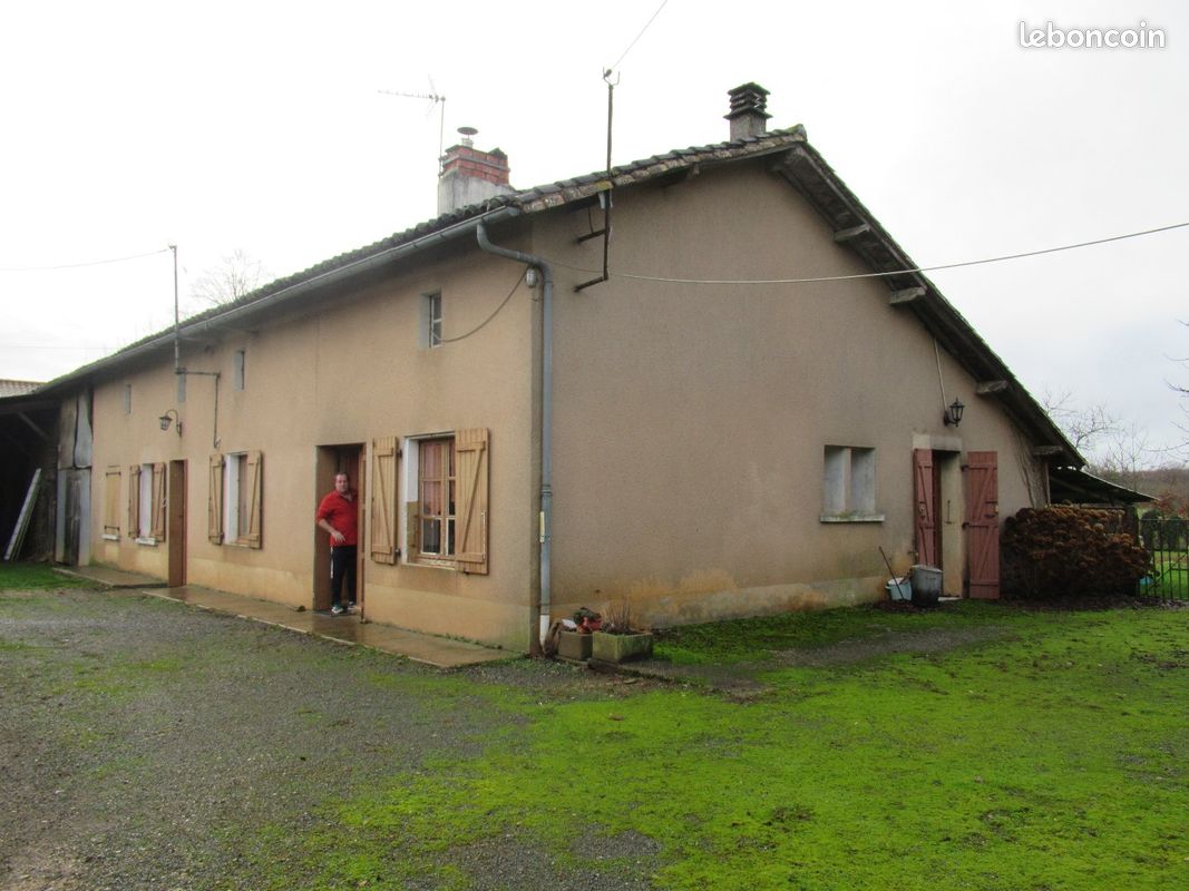 Maison 6 pièces 120 m² - Lezay 79120 (image principale 1)