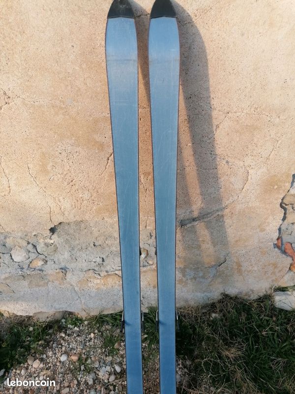 Ski enfant. Taille 130 .
Taille 130 (image 3)