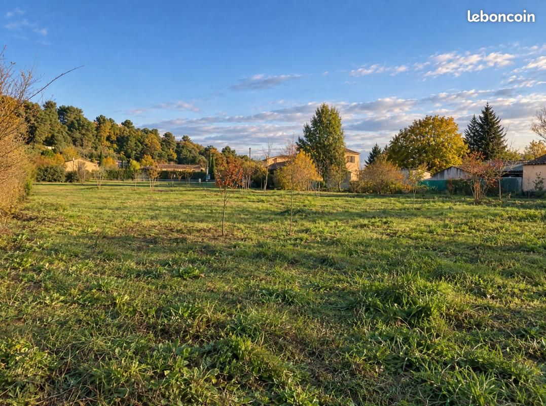 Terrain 600 m² La Fare Les Oliviers · à La Fare-les-Oliviers · 235 000 €