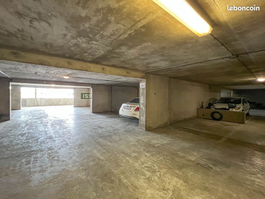 Parking 12 m² · à Bordeaux · 12 m² · 70 €/mois