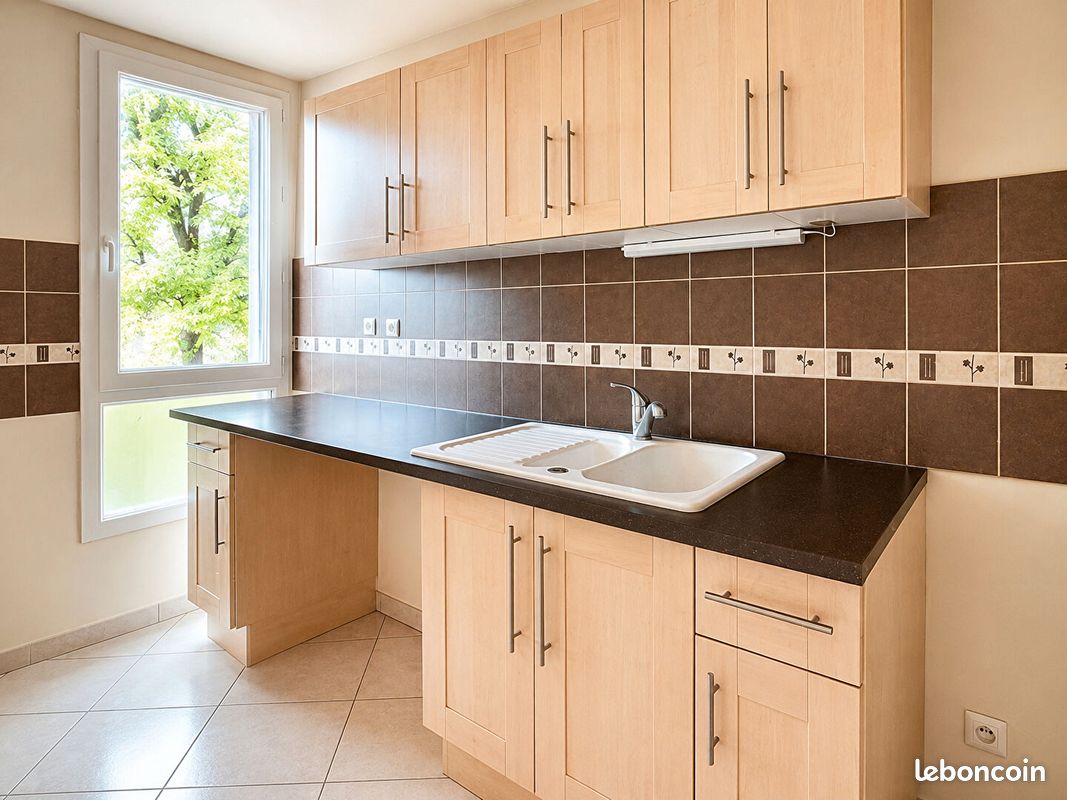 Appartement 3 pièces 55 m² · à Saint-Pierre-lès-Elbeuf · 55 m² · 60 000 €