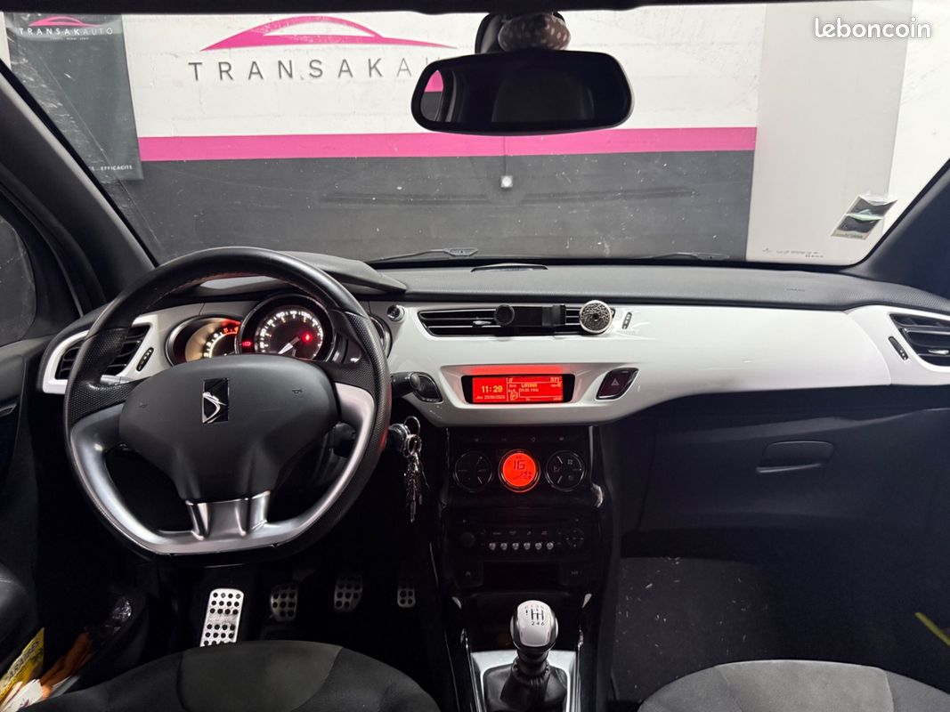 CITROEN DS3 e-HDi 115 Airdream Sport Chic *DISTRIBUTION CHANGEE*ENTRETIEN A JOUR (image 16)