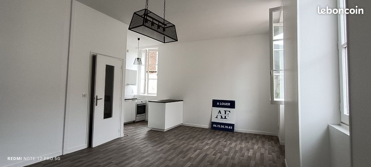 Appartement 2 pièces 43 m² · à Neuvy-le-Roi · 43 m² · 449 €/mois