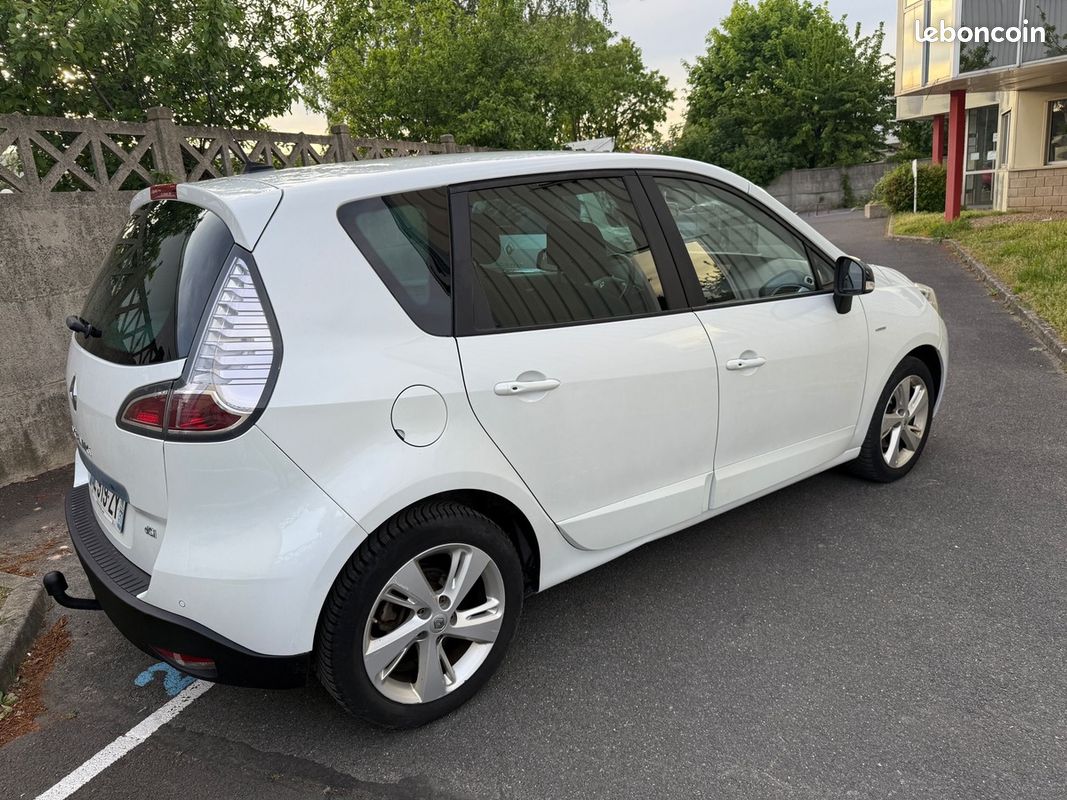 RENAULT Scenic III 1.5 DCI 110 CV Limited garantis 6 moie courroie distribution neuf (image 4)