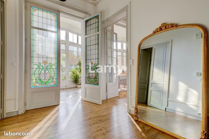 Appartement 7 pièces 260 m² — 16